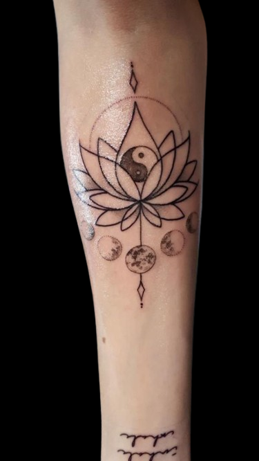 Big Tattoo Ideas for Women, Tattoo Studio